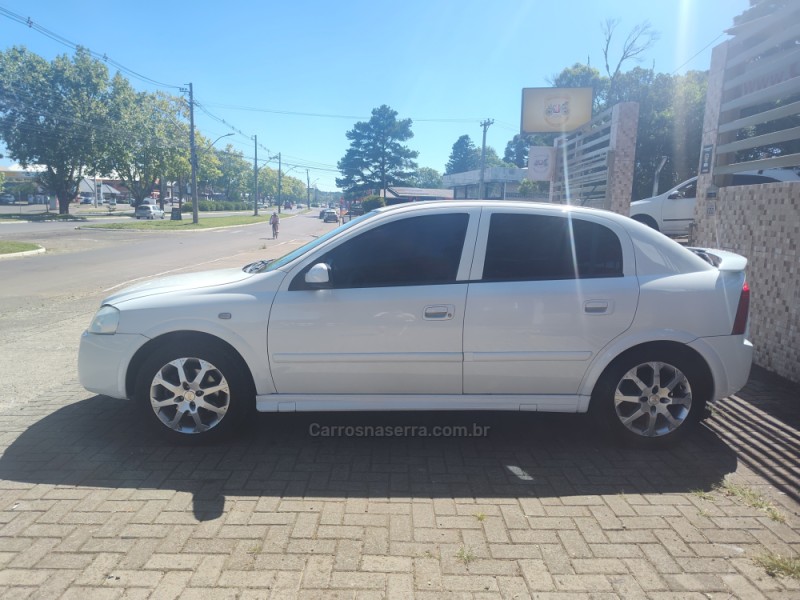 ASTRA 2.0 MPFI ADVANTAGE 8V FLEX 2P MANUAL - 2011 - CANELA