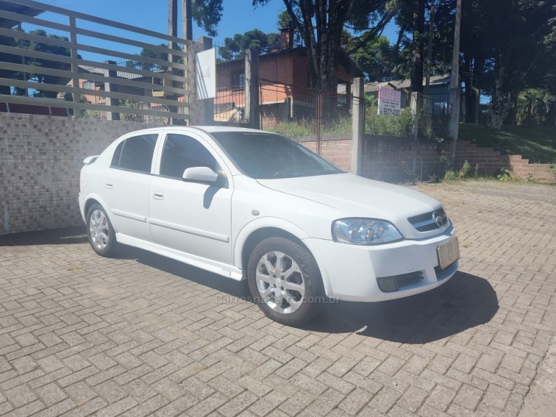ASTRA 2.0 MPFI ADVANTAGE 8V FLEX 2P MANUAL - 2011 - CANELA