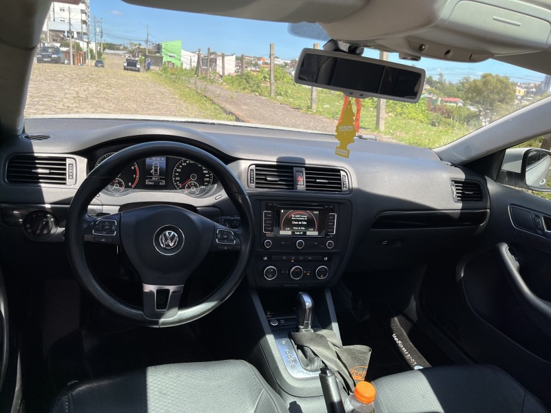 JETTA 2.0 COMFORTLINE FLEX 4P TIPTRONIC - 2014 - CAXIAS DO SUL