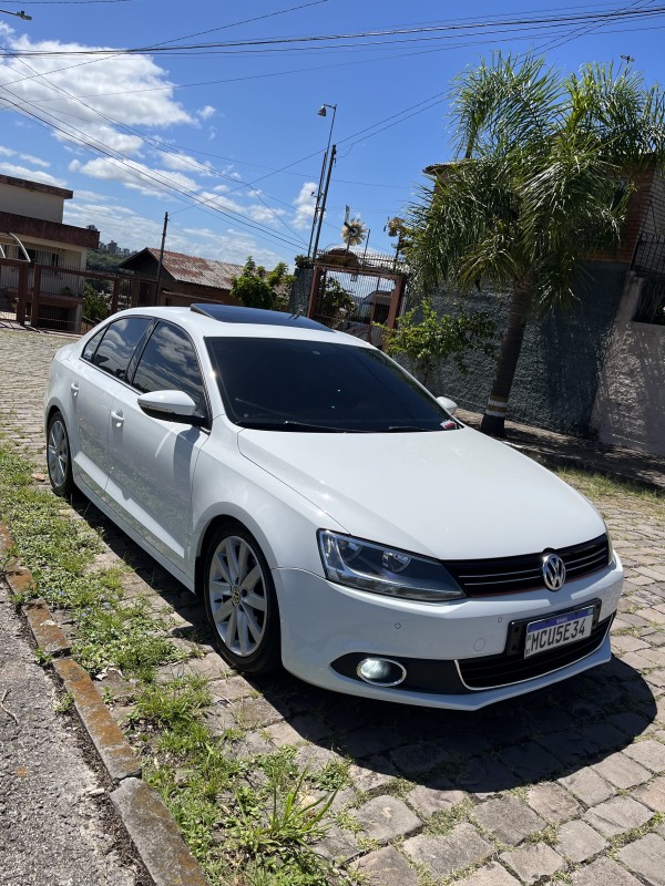 JETTA 2.0 COMFORTLINE FLEX 4P TIPTRONIC - 2014 - CAXIAS DO SUL
