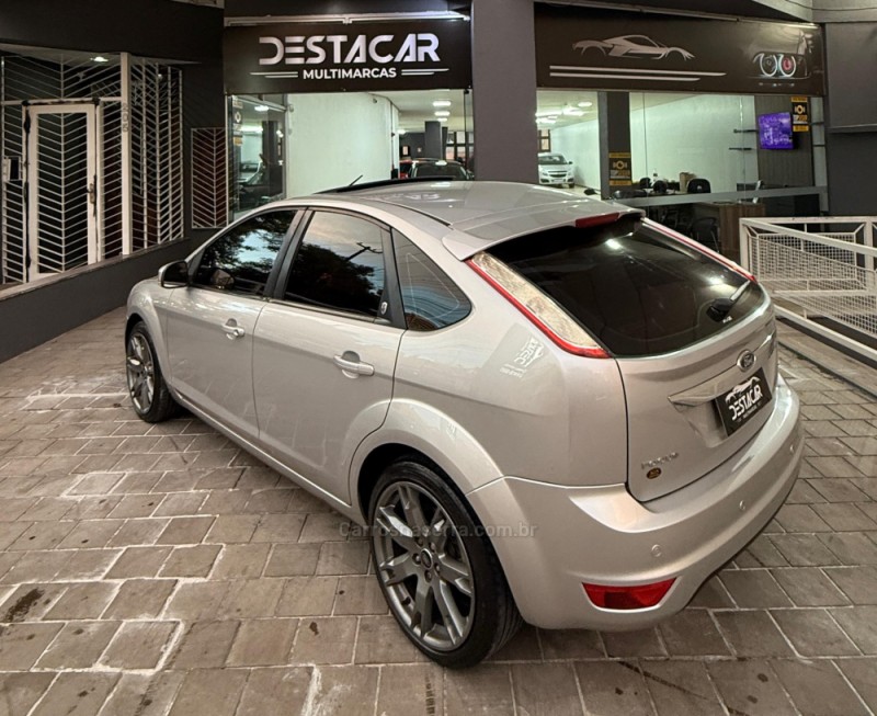 FOCUS 2.0 GHIA 16V GASOLINA 4P MANUAL - 2010 - CAXIAS DO SUL