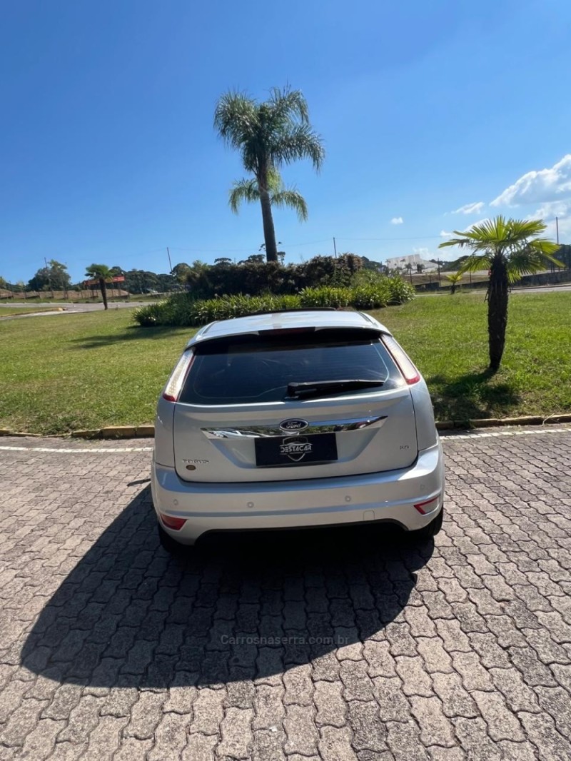 FOCUS 2.0 GHIA 16V GASOLINA 4P MANUAL - 2011 - CAXIAS DO SUL