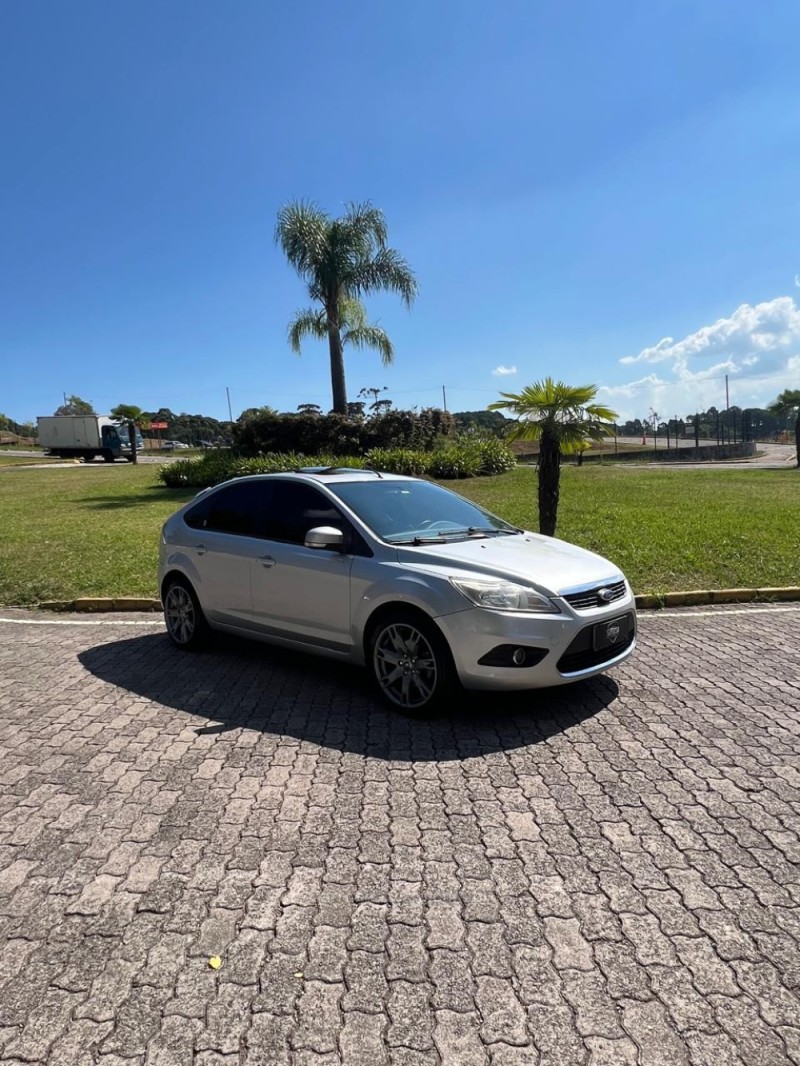 FOCUS 2.0 GHIA 16V GASOLINA 4P MANUAL - 2011 - CAXIAS DO SUL