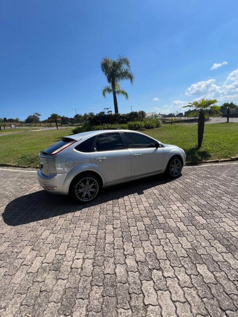 FOCUS 2.0 GHIA 16V GASOLINA 4P MANUAL - 2011 - CAXIAS DO SUL