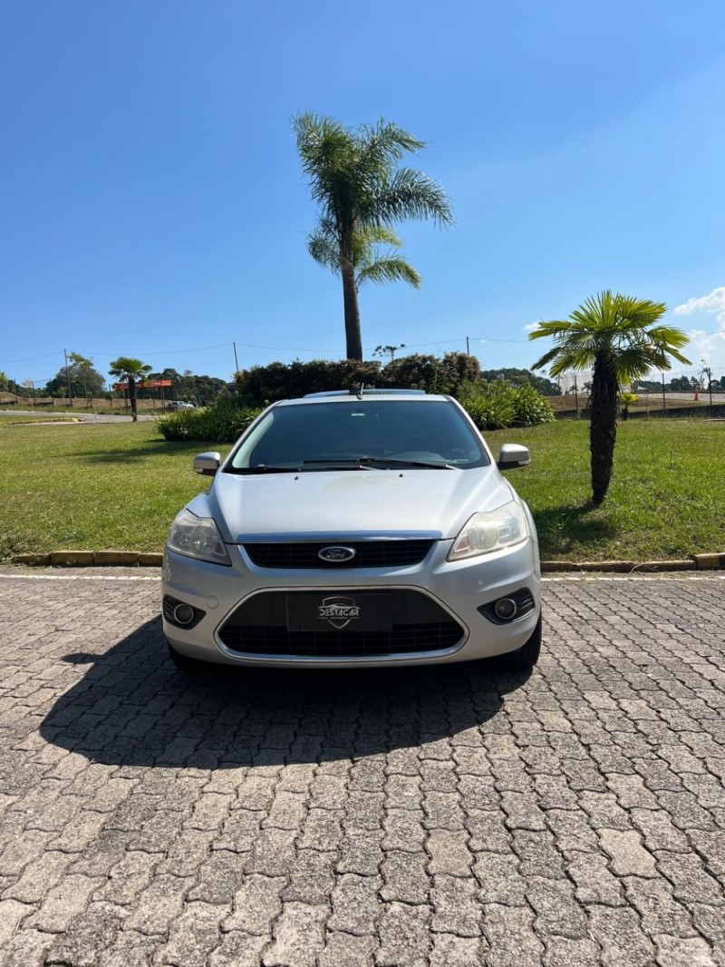 FOCUS 2.0 GHIA 16V GASOLINA 4P MANUAL - 2011 - CAXIAS DO SUL