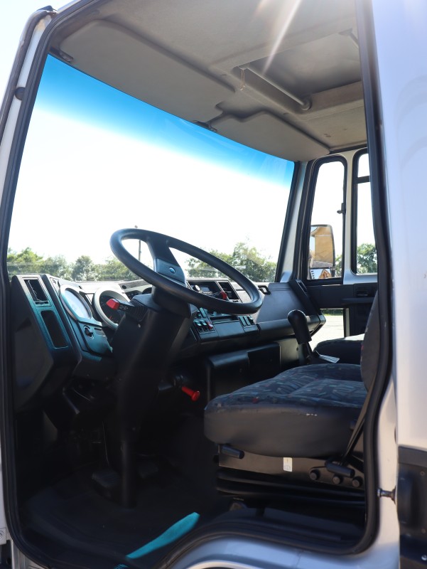 CARGO 815 E TURBO - 2011 - ANTôNIO PRADO