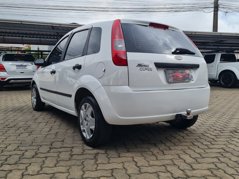 FIESTA 1.0 MPI PERSONNALITÉ 8V FLEX 4P MANUAL - 2005 - CAXIAS DO SUL
