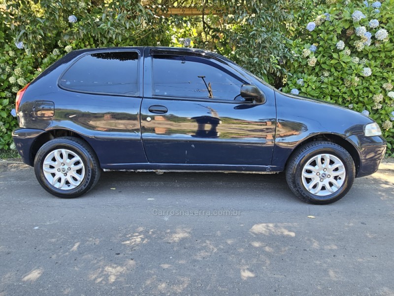 FIAT - PALIO - 2006/2007 - Azul - R$ 17.000,00