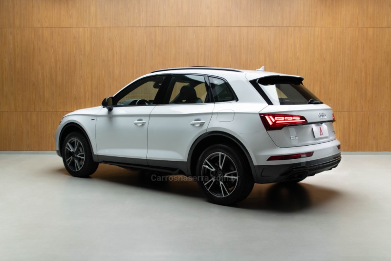 Q5 2.0 55 TFSI PHEV SPORTBACK PERFORMANCE BLACK QUATTRO HÍBRIDO 4P AUTOMÁTICO - 2023 - GARIBALDI