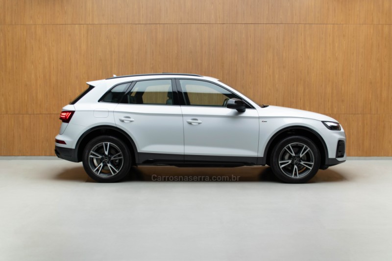 Q5 2.0 55 TFSI PHEV SPORTBACK PERFORMANCE BLACK QUATTRO HÍBRIDO 4P AUTOMÁTICO - 2023 - GARIBALDI