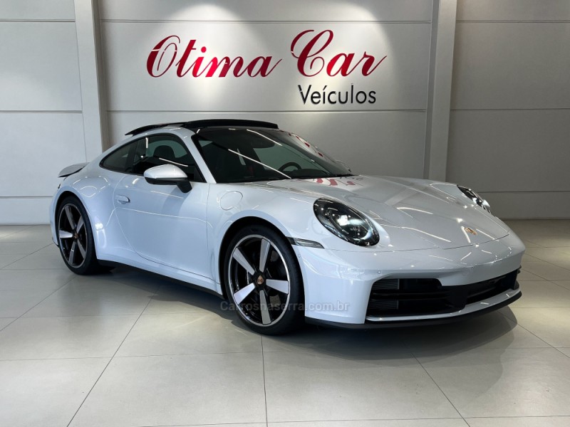 911 3.0 CARRERA COUPÉ AUTOMÁTICO - 2025 - FLORES DA CUNHA