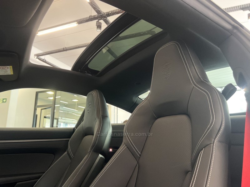 911 3.0 CARRERA COUPÉ AUTOMÁTICO - 2025 - FLORES DA CUNHA