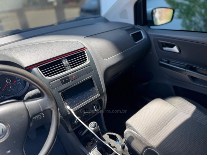 SPACEFOX 1.6 MI TREND 8V FLEX 4P MANUAL - 2012 - FARROUPILHA