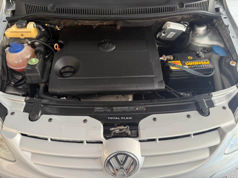 FOX 1.6 MI 8V FLEX 4P MANUAL - 2005 - NOVO HAMBURGO