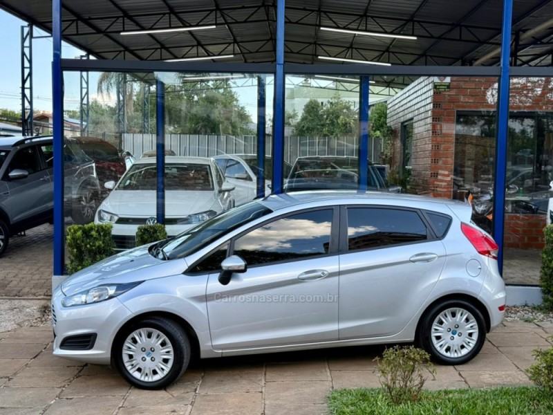FIESTA 1.6 SE HATCH 16V FLEX 4P MANUAL - 2017 - LAGOA VERMELHA