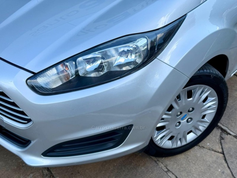 FIESTA 1.6 SE HATCH 16V FLEX 4P MANUAL - 2017 - LAGOA VERMELHA