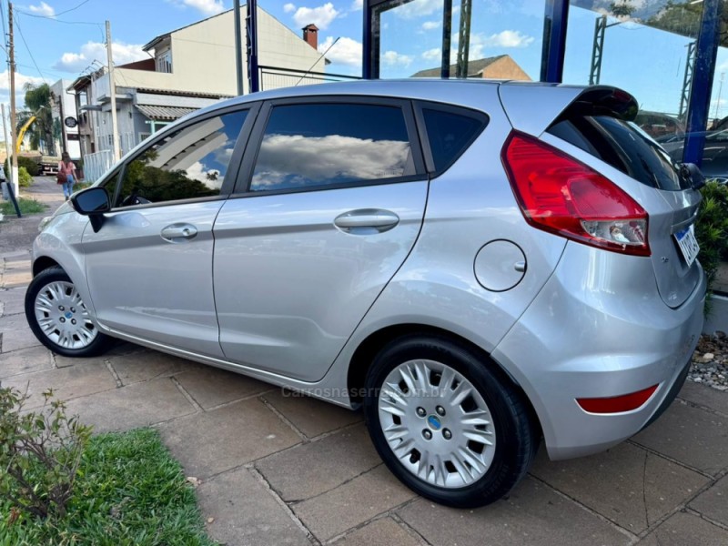 FIESTA 1.6 SE HATCH 16V FLEX 4P MANUAL - 2017 - LAGOA VERMELHA