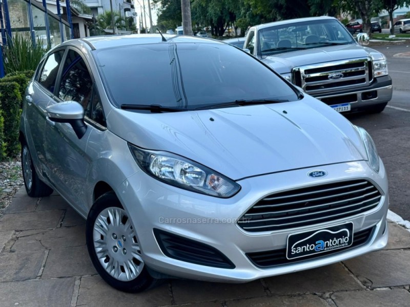 FIESTA 1.6 SE HATCH 16V FLEX 4P MANUAL - 2017 - LAGOA VERMELHA