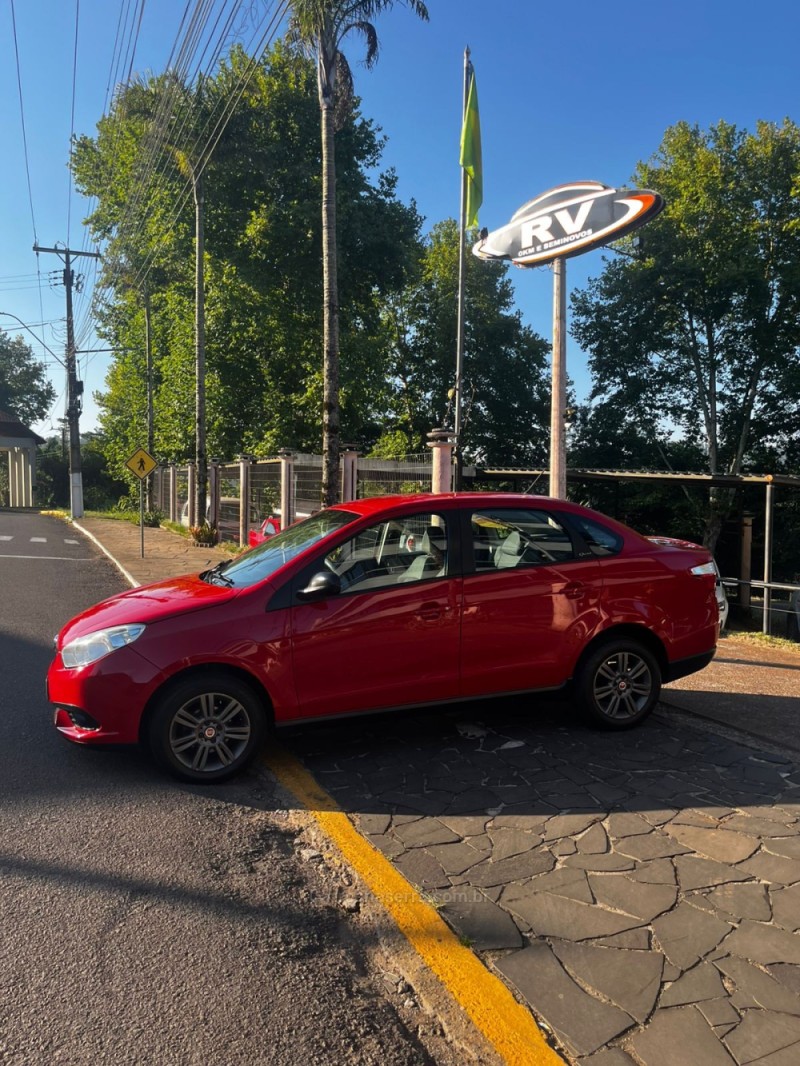 GRAND SIENA 1.4 MPI 8V TETRAFUEL 4P MANUAL - 2015 - CARLOS BARBOSA