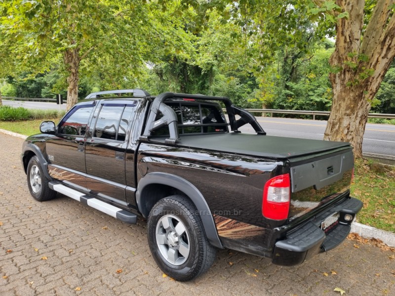 S10 2.4 MPFI RODEIO 4X2 CD 8V FLEX 4P MANUAL - 2011 - DOIS IRMãOS