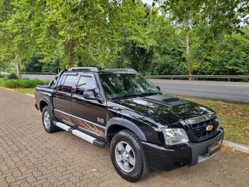 S10 2.4 MPFI RODEIO 4X2 CD 8V FLEX 4P MANUAL - 2011 - DOIS IRMãOS