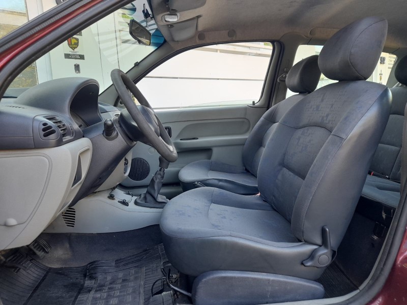 CLIO 1.0 AUTHENTIQUE 8V GASOLINA 2P MANUAL - 2005 - FARROUPILHA