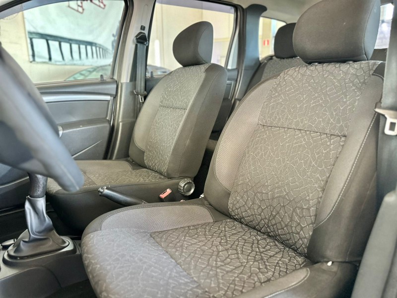 DUSTER 1.6 EXPRESSION 4X2 16V FLEX 4P MANUAL - 2015 - CAXIAS DO SUL