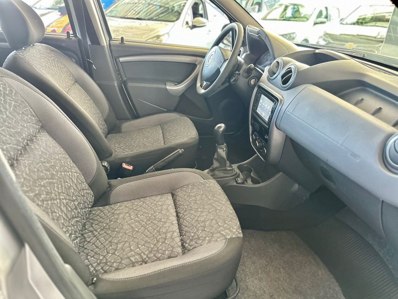 DUSTER 1.6 EXPRESSION 4X2 16V FLEX 4P MANUAL - 2015 - CAXIAS DO SUL
