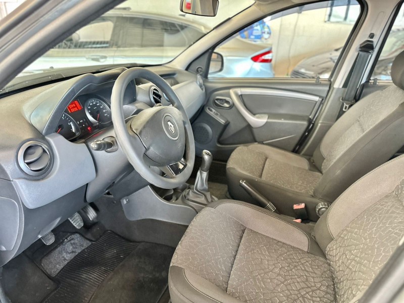 DUSTER 1.6 EXPRESSION 4X2 16V FLEX 4P MANUAL - 2015 - CAXIAS DO SUL