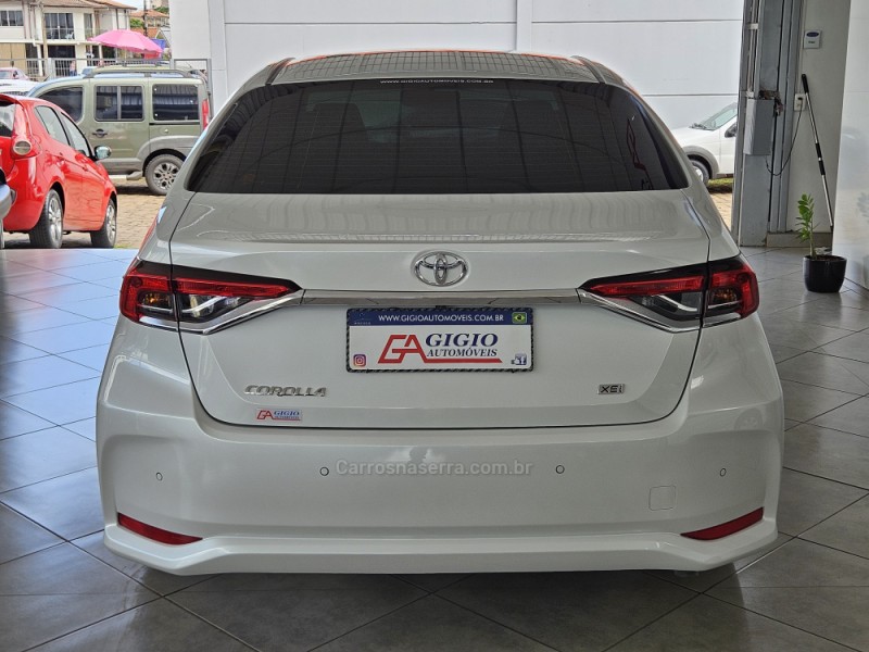COROLLA 2.0 XEI 16V FLEX 4P AUTOMÁTICO - 2022 - TAPEJARA