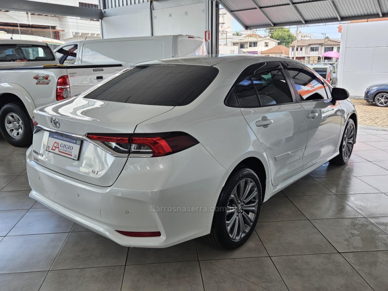 COROLLA 2.0 XEI 16V FLEX 4P AUTOMÁTICO - 2022 - TAPEJARA