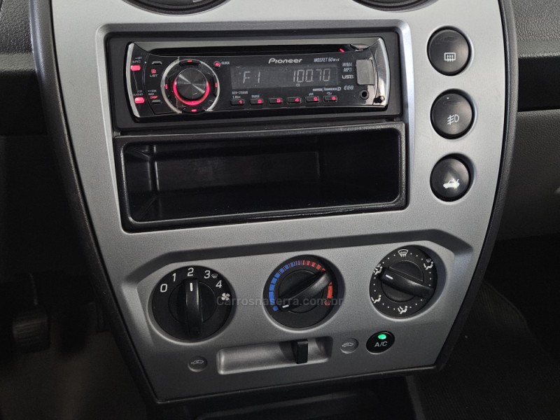 FIESTA 1.6 ROCAM SE 8V FLEX 4P MANUAL - 2014 - TAPEJARA