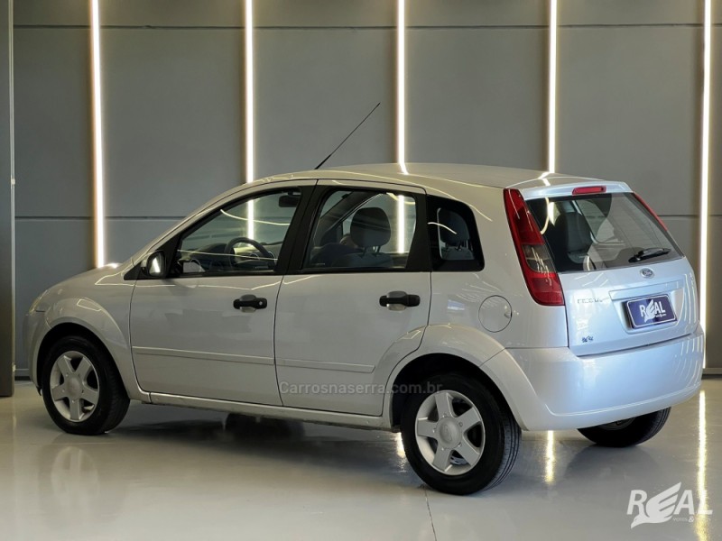 FIESTA 1.6 MPI HATCH 8V FLEX 4P MANUAL - 2005 - SAPIRANGA