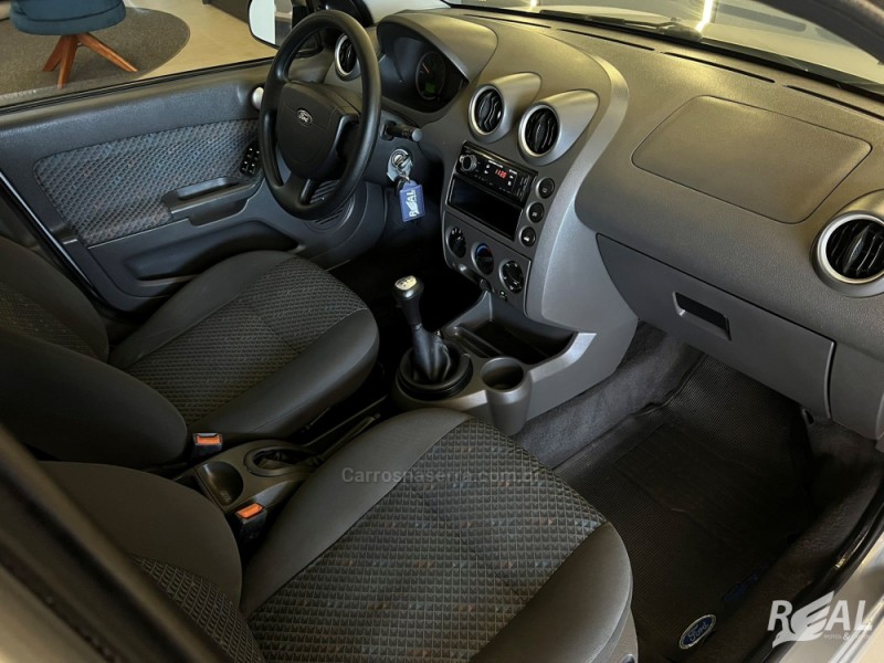 FIESTA 1.6 MPI HATCH 8V FLEX 4P MANUAL - 2005 - SAPIRANGA