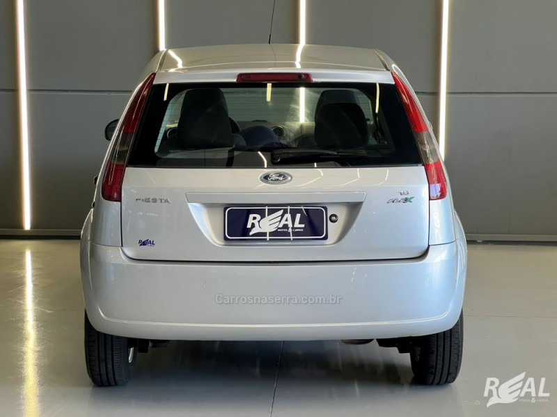 FIESTA 1.6 MPI HATCH 8V FLEX 4P MANUAL - 2005 - SAPIRANGA