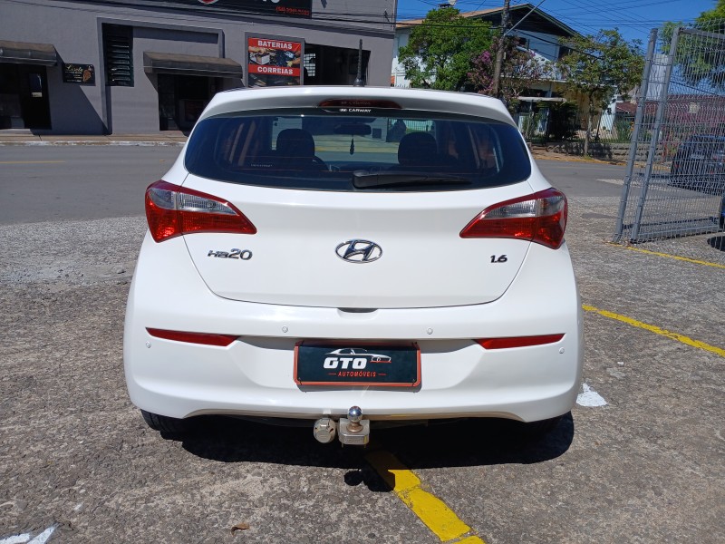 HB20 1.6 COMFORT 16V FLEX 4P MANUAL - 2017 - FARROUPILHA