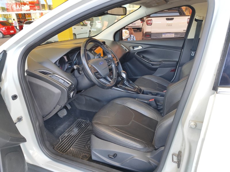 FOCUS 2.0 TITANIUM 16V FLEX 4P AUTOMÁTICO - 2017 - FARROUPILHA