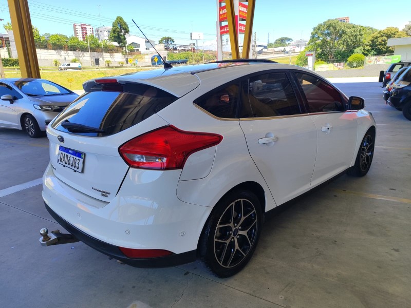 FOCUS 2.0 TITANIUM 16V FLEX 4P AUTOMÁTICO - 2017 - FARROUPILHA