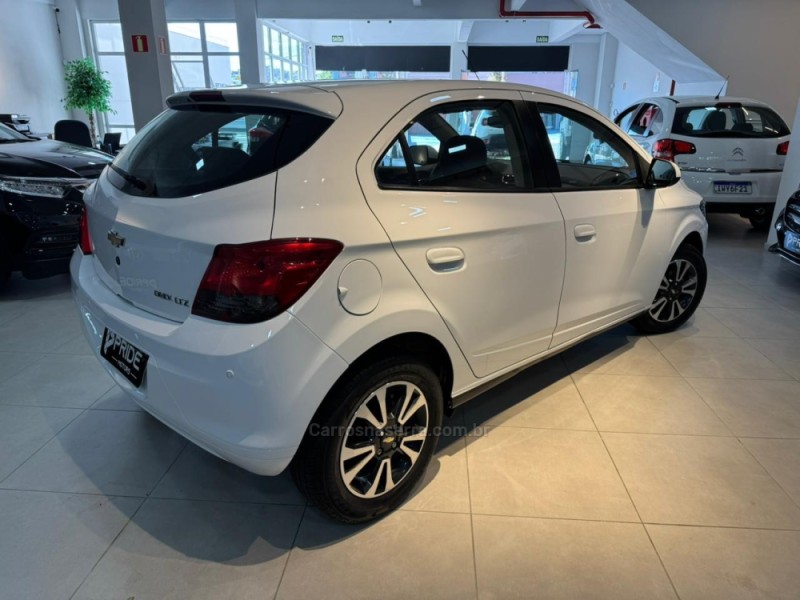 ONIX 1.4 MPFI LTZ 8V FLEX 4P MANUAL - 2015 - CAXIAS DO SUL
