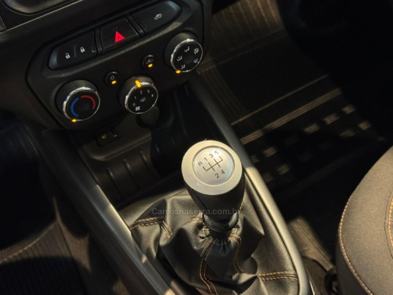 ONIX 1.4 MPFI LTZ 8V FLEX 4P MANUAL - 2015 - CAXIAS DO SUL