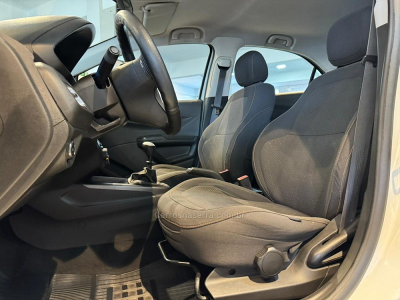 ONIX 1.4 MPFI LTZ 8V FLEX 4P MANUAL - 2015 - CAXIAS DO SUL