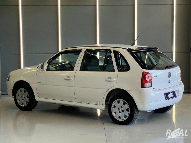 GOL 1.0 MI 8V FLEX 4P MANUAL G.IV - 2011 - SAPIRANGA