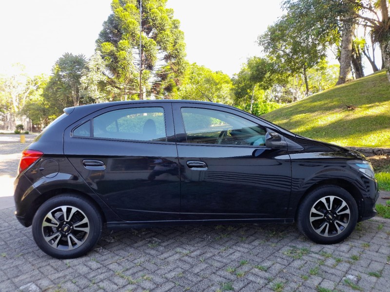 ONIX 1.4 MPFI LTZ 8V FLEX 4P MANUAL - 2014 - FARROUPILHA