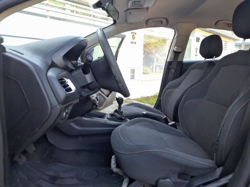 ONIX 1.4 MPFI LTZ 8V FLEX 4P MANUAL - 2014 - FARROUPILHA