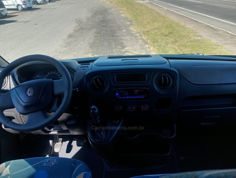 MASTER 2.3 DCI MINIBUS EXECUTIVE L3H2 16 LUGARES 16V DIESEL 4P MANUAL - 2018 - FARROUPILHA