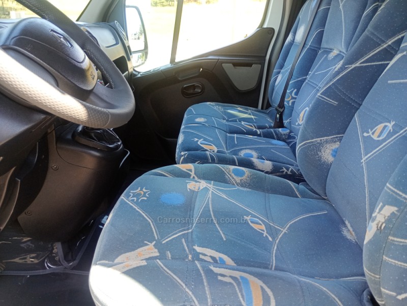 MASTER 2.3 DCI MINIBUS EXECUTIVE L3H2 16 LUGARES 16V DIESEL 4P MANUAL - 2018 - FARROUPILHA