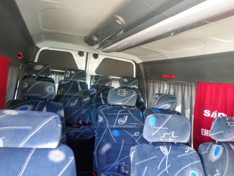 MASTER 2.3 DCI MINIBUS EXECUTIVE L3H2 16 LUGARES 16V DIESEL 4P MANUAL - 2018 - FARROUPILHA