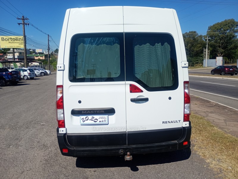 MASTER 2.3 DCI MINIBUS EXECUTIVE L3H2 16 LUGARES 16V DIESEL 4P MANUAL - 2018 - FARROUPILHA