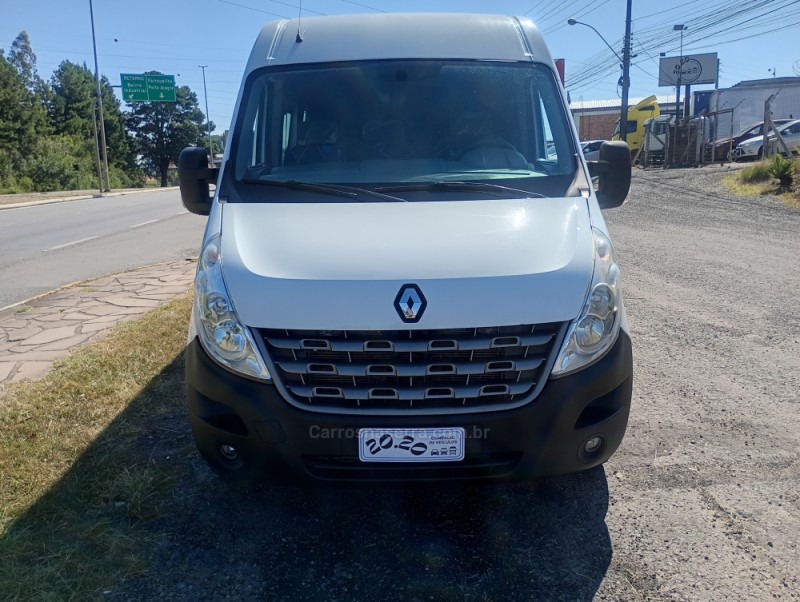 MASTER 2.3 DCI MINIBUS EXECUTIVE L3H2 16 LUGARES 16V DIESEL 4P MANUAL - 2018 - FARROUPILHA