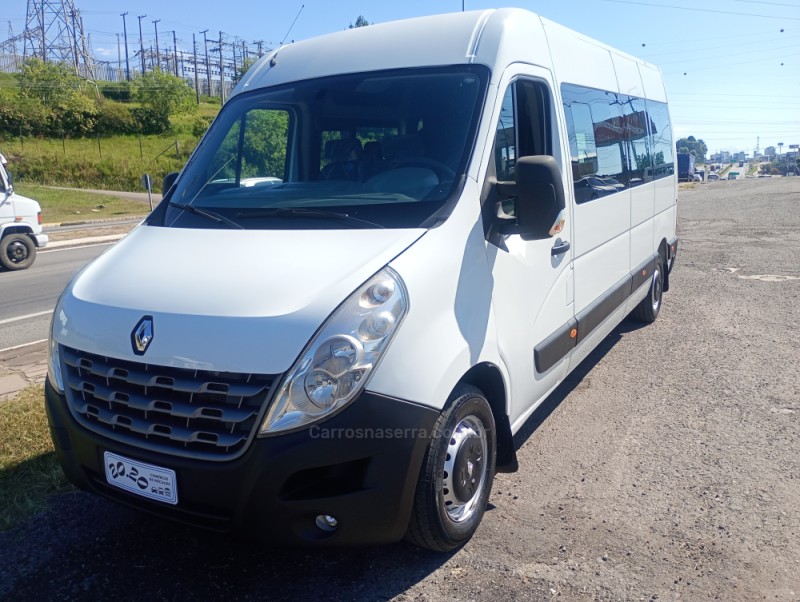 MASTER 2.3 DCI MINIBUS EXECUTIVE L3H2 16 LUGARES 16V DIESEL 4P MANUAL - 2018 - FARROUPILHA
